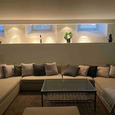 Great Family Unit Quiet And Central In *