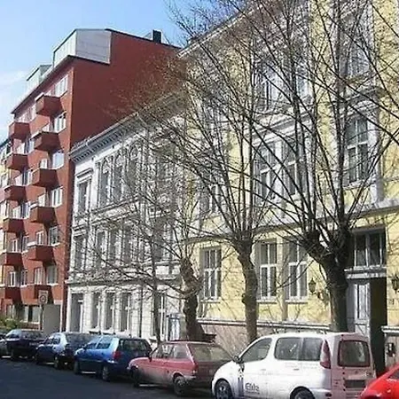 Apartment Great Family Unit Quiet And Central In *
